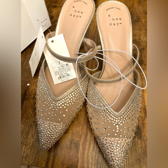 Women’s Sonia Heels with Memory Foam Insole – a New Day™ Beige Size 7 new - Picture 2 of 7